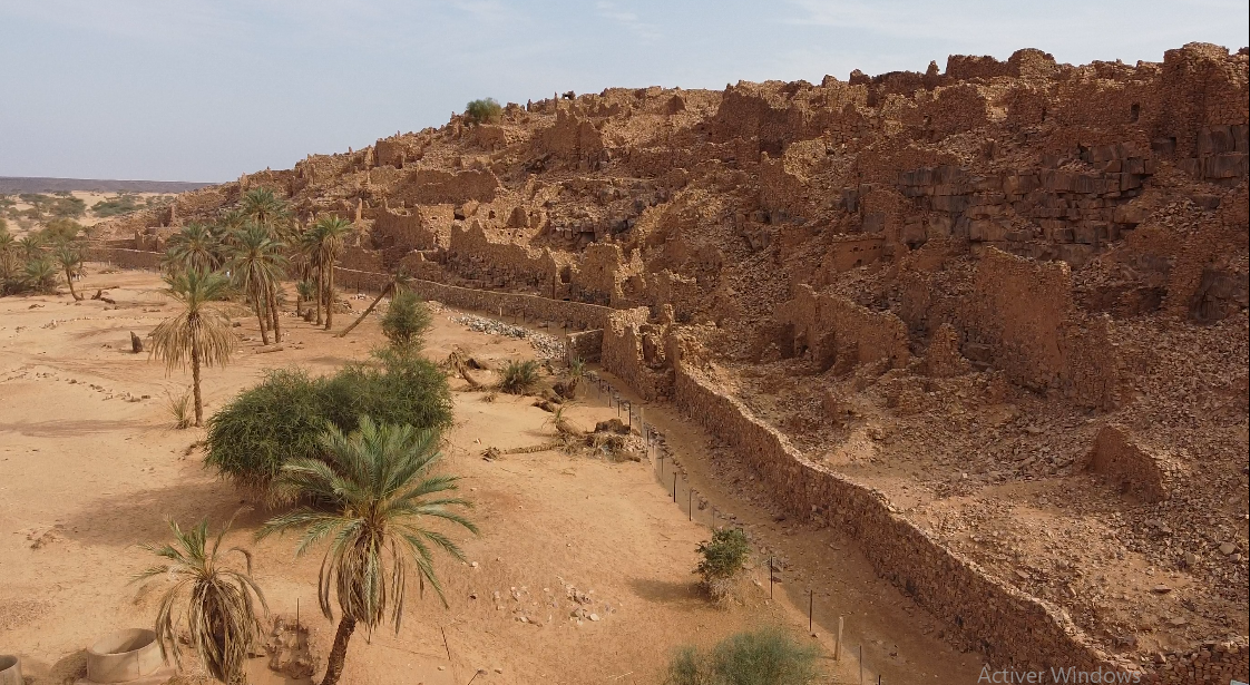 سور المدينة وأبنيتها المتهالكة